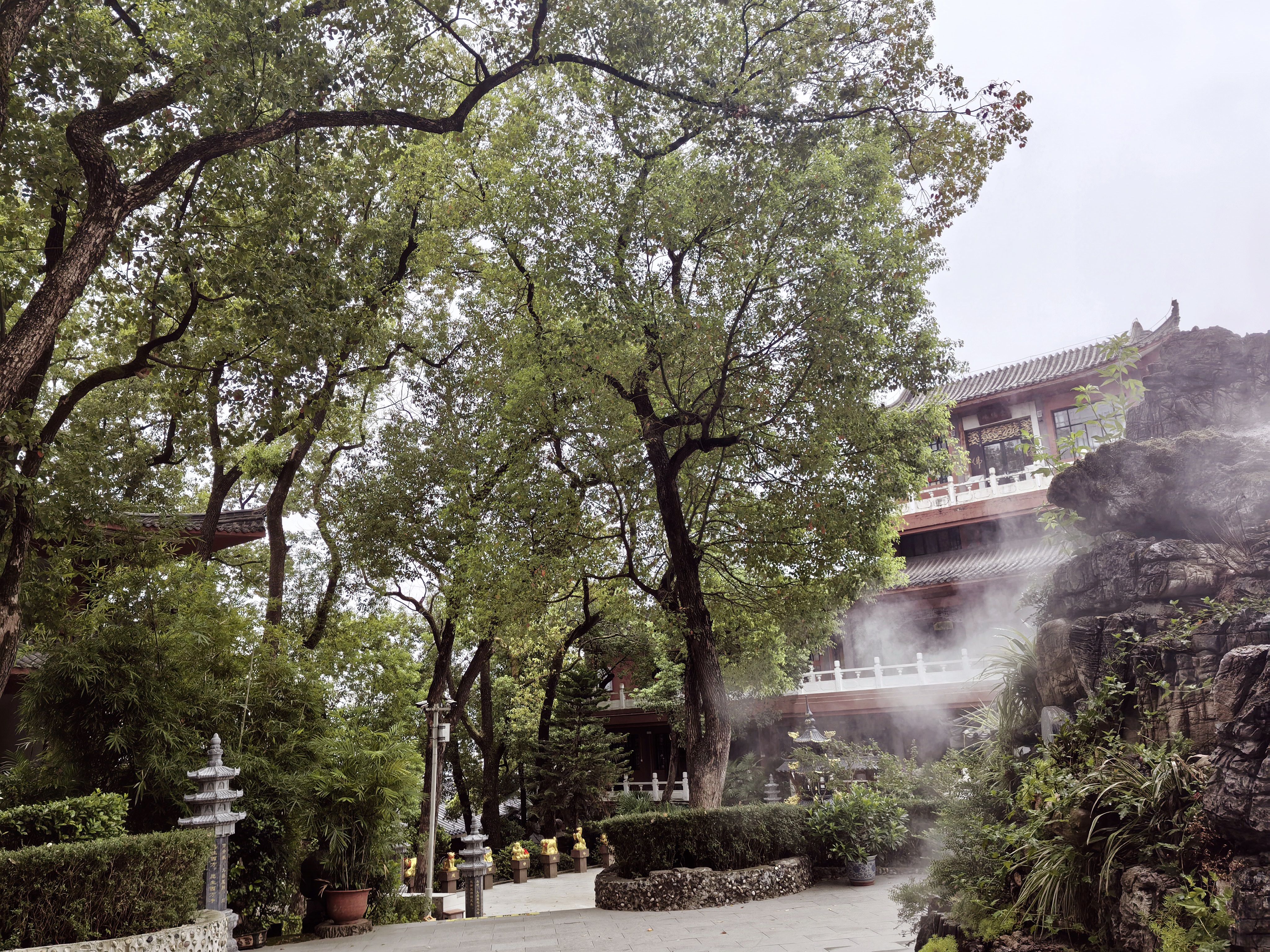 云雾缭绕
